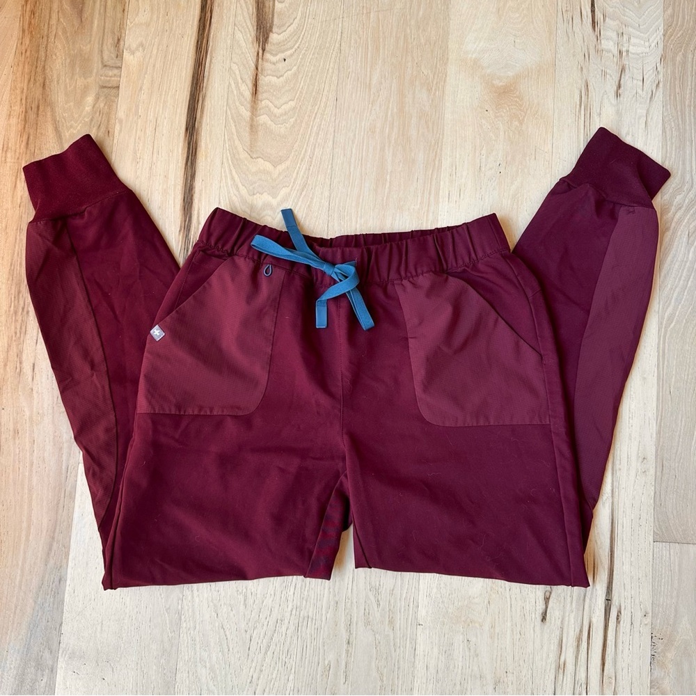 Figs Burgundy Disney Mickey Mouse Jogger Scrub Pants size XS - Picture 4 of 8